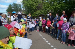В Международный день защиты детей сотрудники Госавтоинспекции, кадеты, педагоги и родители объединили усилия в повторении Правил дорожного движения.