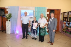 Андрей Забаев поздравил и вручил памятные подарки шести супружеским парам