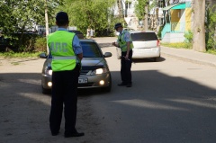 С наступлением летних каникул Госавтоинспекция усилит надзор за перевозкой несовершеннолетних.