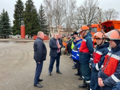 Сегодня Глава района Алексей Комаров проверил готовность сил и средств к ликвидации чрезвычайных ситуаций, возникающих в результате паводковых явлений и природных пожаров.