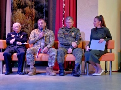 В центре внимания – встреча поколений.