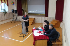 Сотрудники Госавтоинспекции при активной поддержке администраций образовательных учреждений и общественных родительских советов в преддверии весенних каникул участвуют в проведении общешкольных родительских собраний