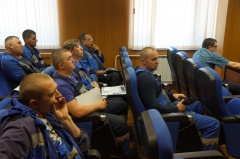           Инспекторы ГИБДД проводят профилактические встречи на автотранспортных предприятиях в преддверии летних каникул.