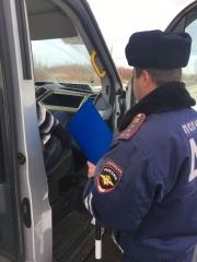 Госавтоинспекторы  продолжают проведение профилактической работы среди водителей грузового и пассажирского  транспорта.