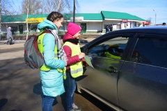          Юные инспекторы движения присоединились к Всероссийской кампании «Без Вас не получится» и напомнили Правила всем категориям участников дорожного движения.