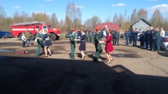   Кадетский отряд МЧС «Юный пожарный спасатель» поздравил сотрудников пожарной охраны с профессиональным праздником.