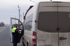 Госавтоинспекция  продолжает проведение профилактической работы среди водителей грузового и пассажирского  транспорта.
